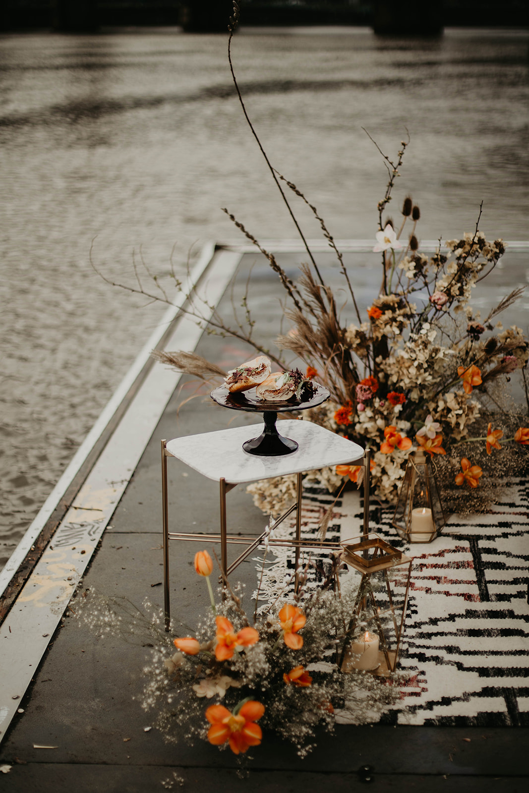 winter wedding flowers | Peachy Keen Coordination | Jamie Carle Photo